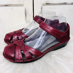 Aravon by New Balance Metallic Red Clarissa Strappy Low Wedge Sandals - Size 8B